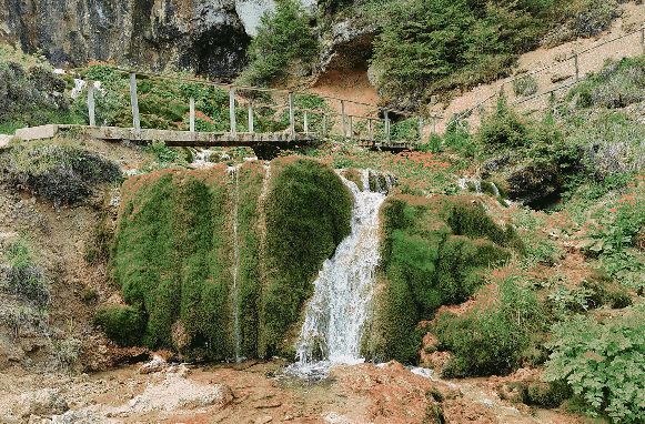 excursie cascada pisoaia larca tour